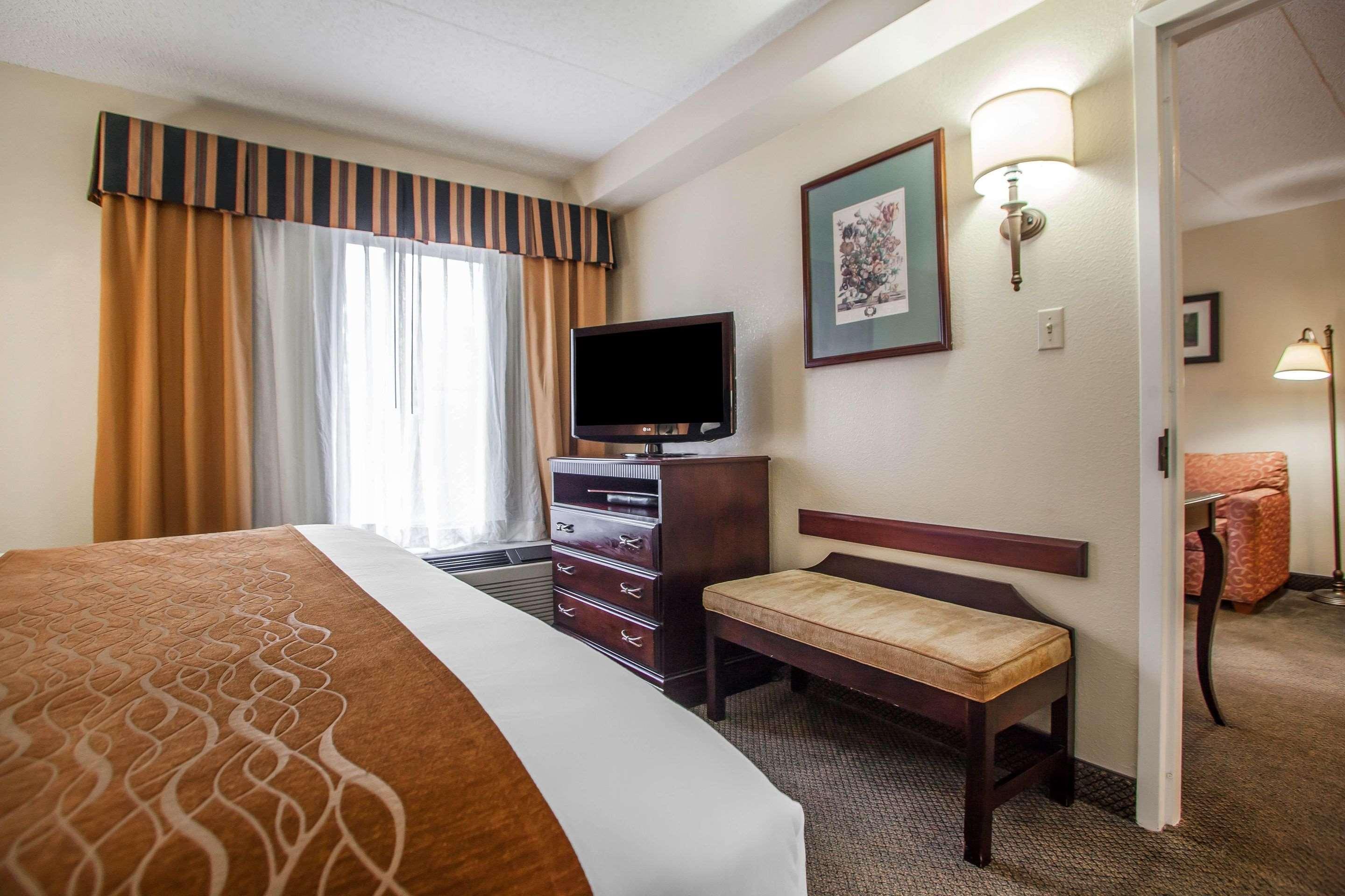 Comfort Inn & Suites Somerset - New Brunswick Esterno foto